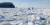 일본 홋카이도 동부 해변은 1월 말부터 3월 중순까지 얼음에 뒤덮인다. 이른바 ‘오호츠크해 유빙’을 볼 수 있는 시레토코 지역은 유네스코 세계자연유산에도 등재돼 있다. 시레토코 해변에서 &#39;유빙 워크&#39;를 체험하는 사람들. 최승표 기자
