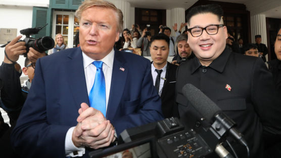 하노이에 등장한 '가짜' 트럼프·김정은, 호텔방에 갇힌 까닭
