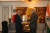모디 인도 총리가 방한 첫날인 지난 21일 서울의 한 호텔에서 허성곤 김해시장에게 석가모니 보리수 묘목을 선물하고 있다.[사진 김해시]