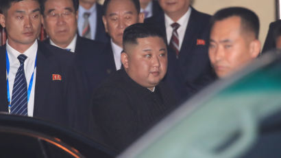 [속보] 김정은, 베트남 北대사관서 출발…50여분간 방문