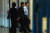 김혁철 북한 국무위원회 대미 특별대표(오른쪽 두번째)가 20일 오후 숙소인 하노이 영빈관에 들어서고 있다. [뉴스1]