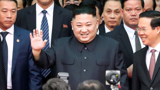트럼프 보란듯…‘김정은 없는 평양' 일주일