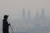 수도권 미세먼지 농도가 &#39;나쁨&#39; 수준을 보인 지난 27일 오후 경기도 오산시 보적사에서 바라본 화성시내가 뿌옇게 보이고 있다. [뉴스1]