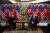 28일 2차 북·미 정상회담을 위해 자리를 함께 한 도널드 트럼프 미국 대통령과 김정은 북한 국무위원장. [AP=연합뉴스]