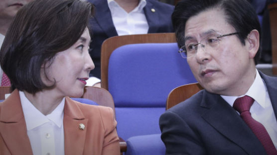 윤리위원장 사퇴, 이종명 표결도 안 해…한국당 5·18폄훼 징계심의는 언제?