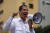 &#39;셀프 대통령&#39;을 선언한 베네수엘라 후안 과이도 국회의장(왼쪽)이 9일(현지시간) 수도 카라카스에서 지지자들에게 연설하고 이다. [EPA=연합뉴스]