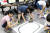 웹젠의 방과후 아카데미에서 학생들이 코딩을 놀이로 배우고 있다. [사진 웹젠]