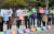 11일 오후 광주지법 앞에서 시민들이 인간띠잇기 피켓을 들고 있다.  프랜랜서 장정필