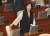 손혜원 무소속 의원이 11일 오전 국회 본회의장에서 열린 홍영표 민주당 원내대표의 교섭단체 대표연설에 참석하고 있다. 임현동 기자