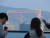 12일 경남 거제시 옥포동 대우조선해양 복합업무지원단지 뒤편으로 대우조선해양의 크레인이 보이는 모습. 윤상언 기자