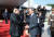 지난해 5월 26일 문재인 대통령과 북한 김정은 국무위원장이 판문점 북측 통일각에서 열린 남북 정상회담을 마친 뒤 헤어지며 손을 맞잡고 있다. / 사진:연합뉴스