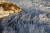 19일(현지시간) 미국 미시간주 사우스헤븐의 미시간 호수를 따라 수 많은 얼음 조각들이 쌓여 있다.[AP=연합뉴스]