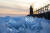  19일(현지시간) 미국 미시간주 사우스헤븐의 미시간 호수를 따라 수 많은 얼음 조각들이 쌓여 있다.[AP=연합뉴스]