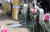 22일 대전 유성구 국립대전현충원 천안함 46용사 묘역 한쪽 바닥에 문재인 대통령 화환 명판이 뒤집힌 채 놓여 있다. [연합뉴스]