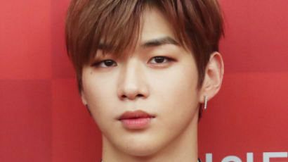 KANG DANIEL Changed His Phone Number & Cut Off Contact With WANNA ONE Members