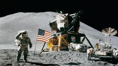 美 “5년내 우주비행사 다시 달에 보낼 것…상업 로켓도 고려”