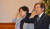 청와대 &#39;인사라인&#39;을 맡고 있는 조국 민정수석(오른쪽)과 조현옥 인사수석이 동시에 머리를 쓸어올리고 있다. 청와대사진기자단