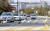 1일 오후 대전 구성동 카이스트(KAIST) 캠퍼스에서 이 학교 명물인 거위들이 줄지어 도로를 횡단하고 있다. 거위들이 길을 건너는 동안 운전자들은 차를 세우고 기다렸다. 프리랜서 김성태