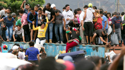 [서소문 사진관]정치 경제 불안한 베네수엘라...국민들은 탈출, 탈출 