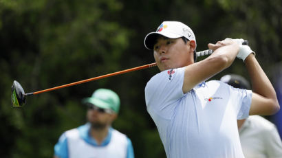 '홀인원에 환호' 김시우, PGA 텍사스오픈 이틀 연속 선두