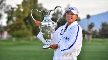 '메이저 퀸' 고진영, 여자 골프 세계 1위도 올랐다