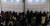 지난 3일 오전 인천시 남동구 인천시청에서 열린 &#39;2019 인천여성 취업박람회&#39;에서 구직자들이 채용공고 게시판을 살펴보고 있다. [연합뉴스]