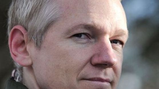 [속보] AFP "영국 경찰, 위키리크스 설립자 어산지 체포"