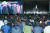‘100주년 대한민국임시정부수립 기념식’이 11일 저녁 서울 여의도 공원 문화의 광장에서 열렸다. 기념식에서 이낙연 총리를 비롯해 독립유공자와 유족들이 애국가를 부르고 있다. [연합뉴스]
