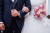 결혼식을 올릴 때 예쁜 종이에 쓰여진 시를 선물 받았다. 함민복 시인의 &#39;부부&#39;라는 시는 부부 관계를 다시 생각해 보게 한다. [사진 pixabay]