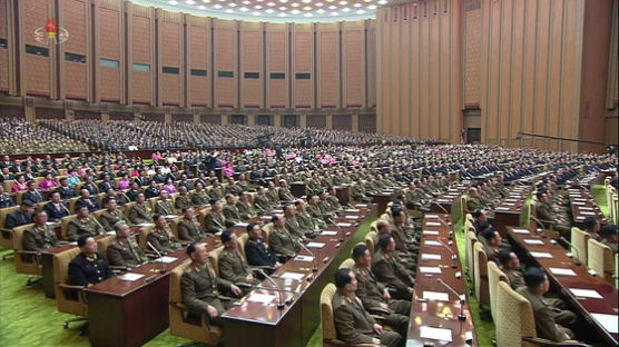 김정은 "3차 북미회담 용의···제재해제 문제 집착 않겠다"