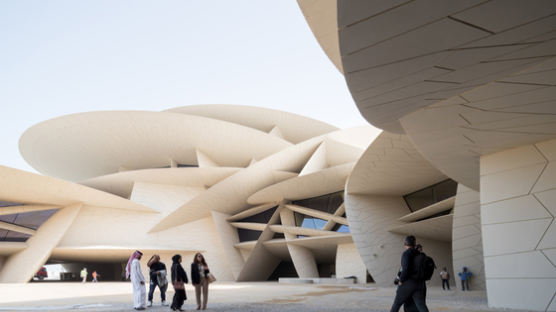 꽃잎 무게가 3000t…‘사막장미’ 본뜬 카타르 박물관