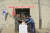 4월 15일 해병대 창설 기념일을 맞아 인천시 강화군 우도의 해병대원과 해군장병이 케이크를 자르고 있다. [사진 해병대]