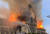 노트르담 성당에서 화재가 발생해 지붕을 태우고 있다. [AFP=연합뉴스]