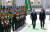 투르크메니스탄을 국빈방문중인 문재인 대통령이 17일 오전(현지시간) 독립광장에서 열린 공식환영식에서 구르반굴리 베르디무하메도프 대통령과 의장대를 사열하고 있다. 아시가바트=강정현 기자