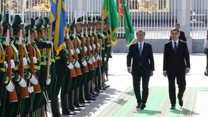 투르크멘 대통령, 한국 취재진에 "여러분이 좋은 날씨를 가져왔다"