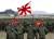 일본 육상자위대 산하 수륙기동단이 2018년 4월 큐슈의 남서쪽에 있는 아이노우라 캠프에 집결해 있다. 지난해 창설된 이 부대는 일본판 해병대로 불린다. [로이터=연합뉴스]