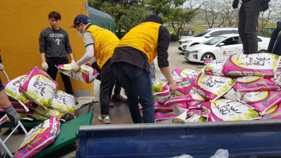 전국자원봉사연맹, 강원 산불 피해지역 쌀 20톤 전달