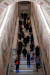 신자들이 지난 16일(현지시간) 새롭게 복원된 로마 &#39;성 계단&#39;을 무릎으로 오르고 있다. [로이터=연합뉴스]