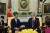문재인 대통령이 11일 오후(현지시각) 미국 워싱턴 백악관에서 열린 한미정상회담에 앞서 도널드 트럼프 미 대통령과 환담을 하고 있다. [청와대사진기자단]