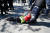 진압 경찰이 시위자를 연행하고 있다. [AFP=연합뉴스]