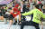SK의 외국인 선수 부크 라조비치가 두산 골대를 향해 슛을 시도하고 있다. [연합뉴스]