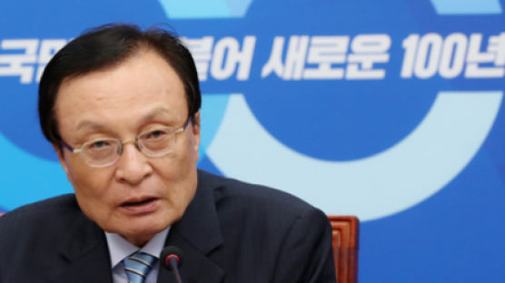 ‘김정은 대변인’ ‘구걸’ 발언에 발끈한 이해찬 “정치 그렇게 하는 게 아니다”