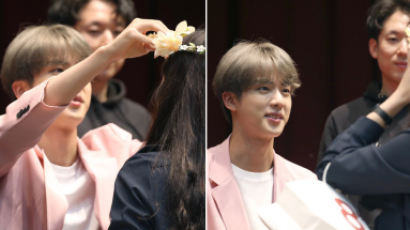 How BTS JIN Reacted When a Fan Said He was Her Bias