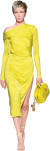 2019 봄·여름 컬렉션 무대에 다양한 매치매치 패션이 소개됐다. 노랑 의상과 액세서리로 매치매치 패션을 선보인 베르사체 
