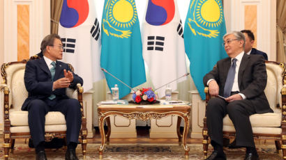 文 대통령 "카자흐스탄 비핵화는 큰 영감"