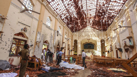 스리랑카 테러용의자 13명 체포…사망자 228명