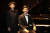 지난 18일 서울사이버대 에서 열린 ‘제1회 영 차이콥스키 국제 온라인 피아노 콩쿠르’ 결선에서 1, 2위를 차지한 아키토 타니(오른쪽)와 김세현군이 무대에서 포즈를 취하고 있다. [오종택 기자]