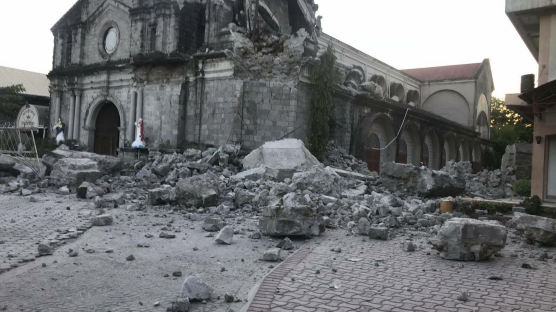 [서소문사진관] '불의 고리' 꿈틀, 필리핀·멕시코에 지진. 한국도 불안