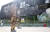 29명이 숨진 충북 제천 스포츠센터 화재 참사를 수사중인 충북지방경찰청 수사본부가 지난해 4월 화재 당시 구조상황을 재연하고 있다. [연합뉴스]
