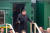 24일 연해주 남단 하산스키 하산역에서 김정은 북한 국무위원장이 특별열차에서 하차하고 있다. [연합뉴스]